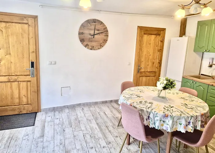 Stone Way Apartment